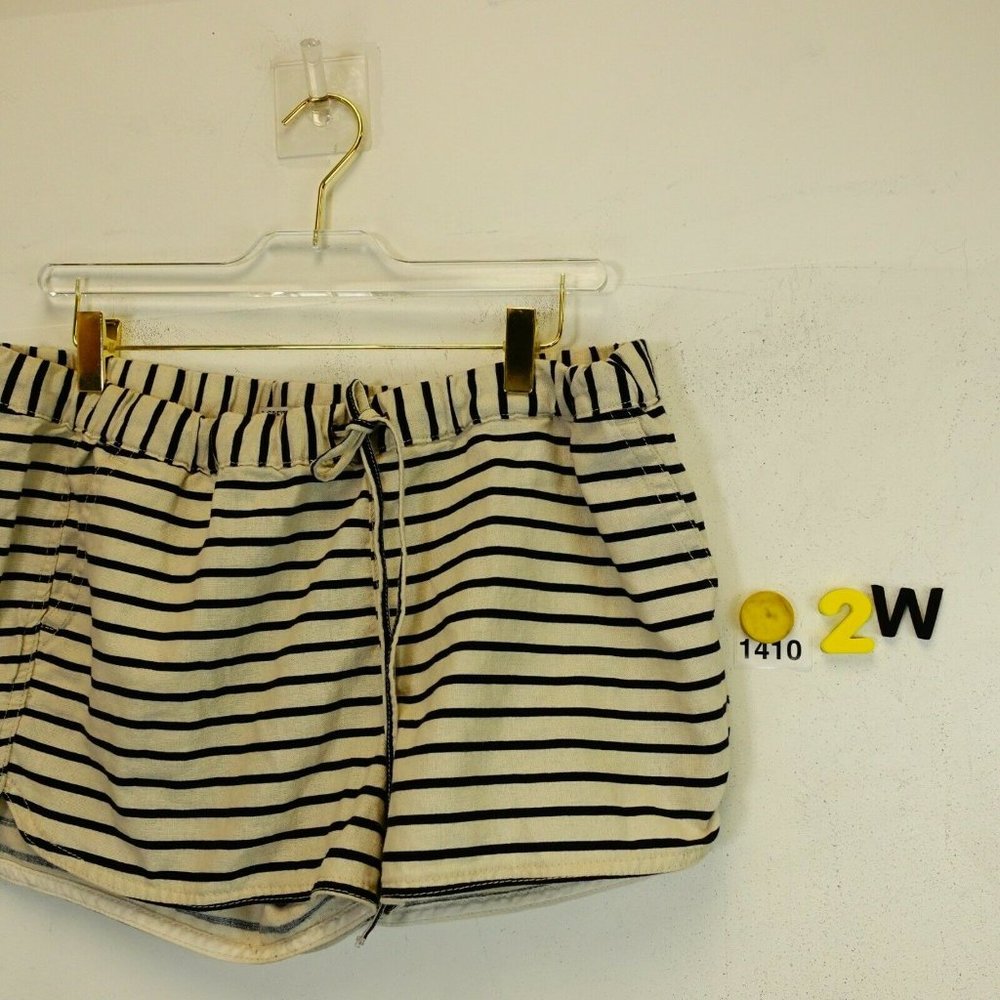 J. CREW Women's White Black Dolphin Shorts MEDIUM Beach Striped Mid Rise Relaxed - Picture 10 of 11